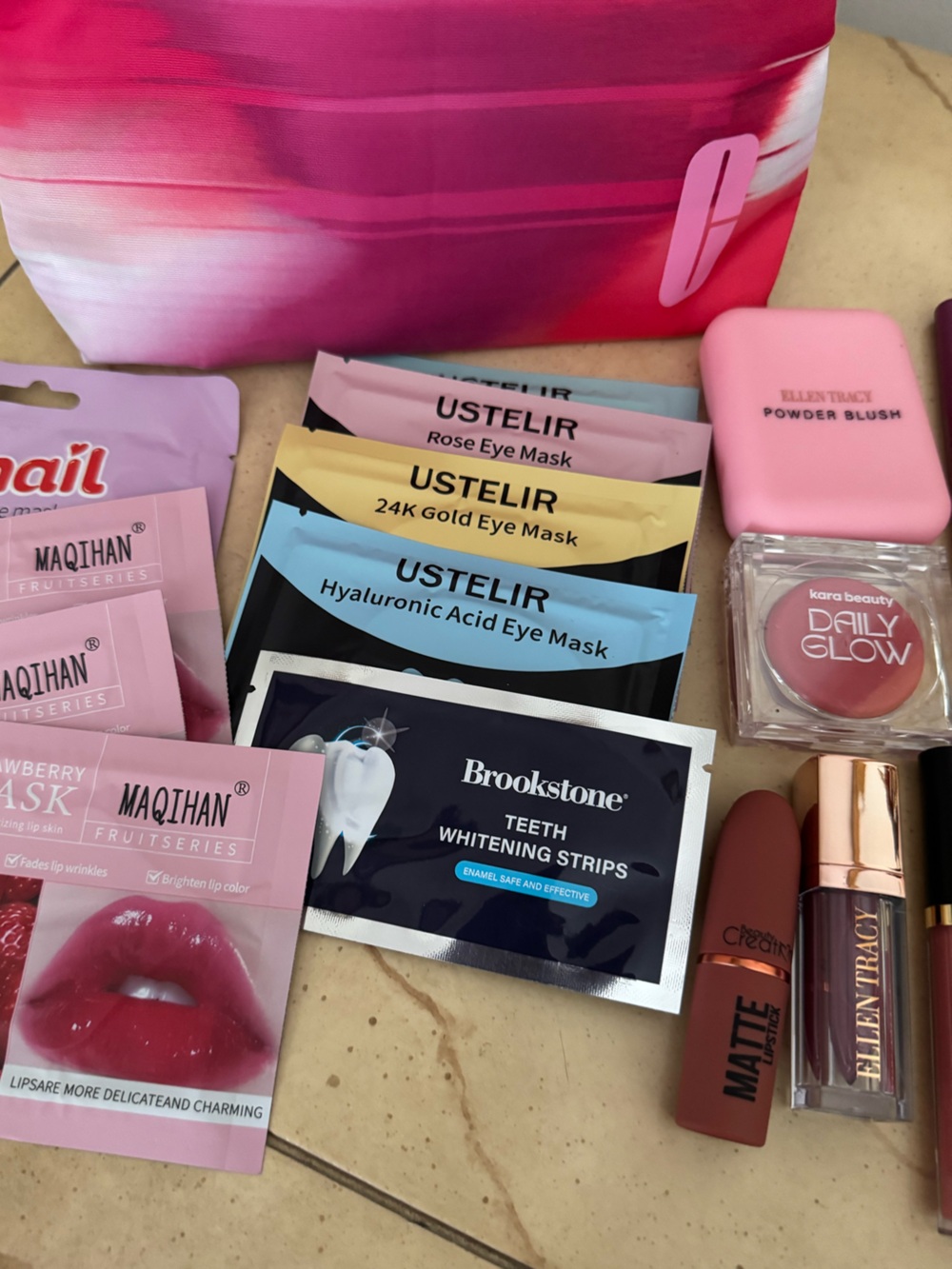 BEAUTY BUNDLE W/CLINIQUE COSMETIC POUCH - Picture 4 of 6